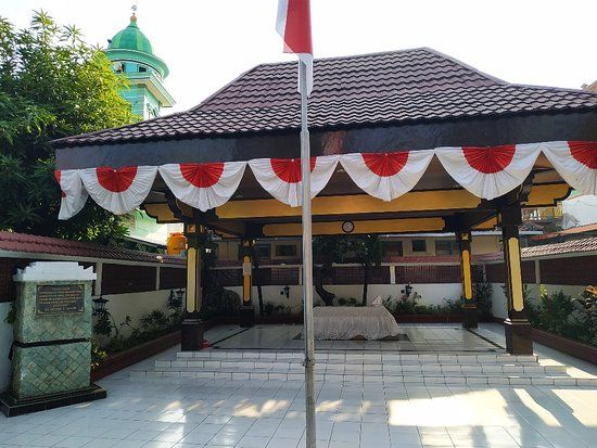 Tomb of Dr. Soetomo